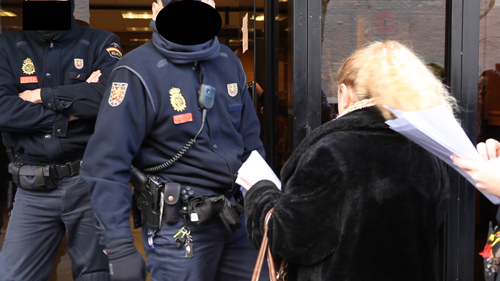 Policías sin identificación - La impunidad de los defensores de la ley