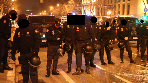 Policías sin identificación - Hasta cuando esta vergüenza